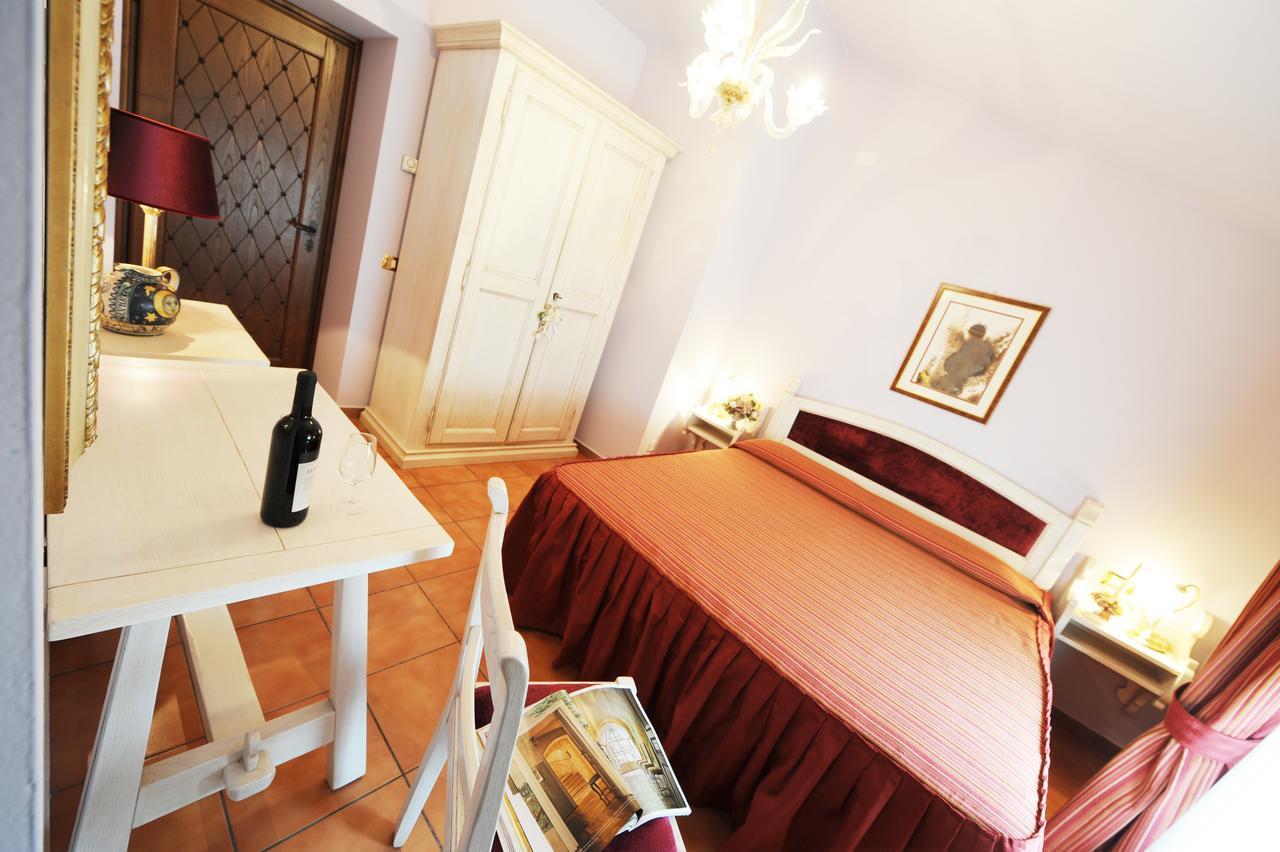 Antica Locanda San Leonardo 1554 Ghivizzano Luaran gambar