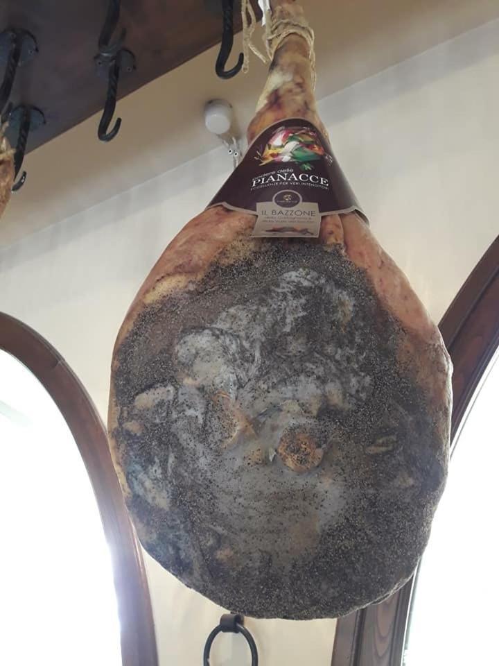 Antica Locanda San Leonardo 1554 Ghivizzano Luaran gambar